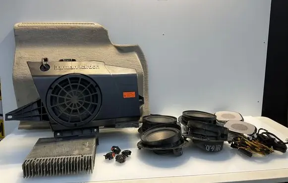 Mercedes-Benz E W211 Audio system kit A2118274542 6034J0031099319 31099319