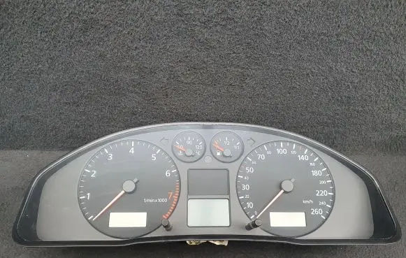 Audi A4 S4 B5 8D Speedometer (instrument cluster) 8D0920900B