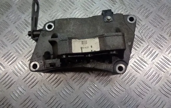 Opel Corsa D Engine mounting bracket 55199250