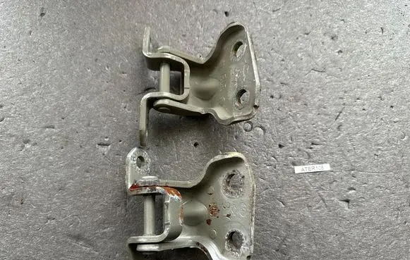 Nissan Terrano Front door upper hinge 8240090J35