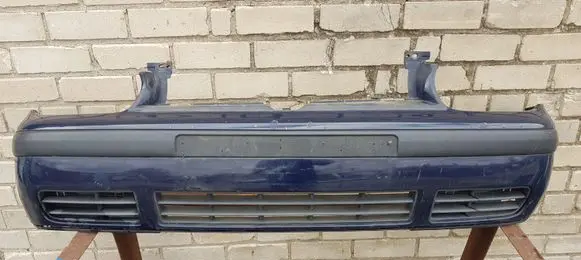 Volkswagen Golf IV Front bumper
