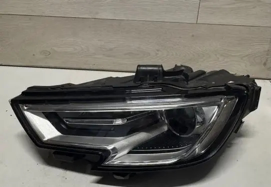 Audi A3 S3 8V Headlight/headlamp 8V0941005H 90104608