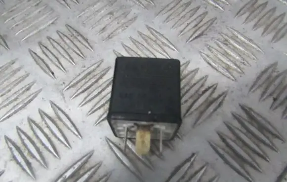 Audi A6 S6 C5 4B Other relay 8a0951253a 899585