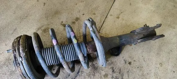 Hyundai Santa Fe Front shock absorber with coil spring
