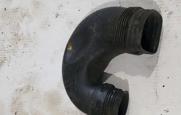 Skoda Superb B6 (3T) Air intake duct part 3C0129618D