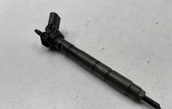 Audi A6 S6 C6 4F Fuel injector 059130277AB 060113 0445115037