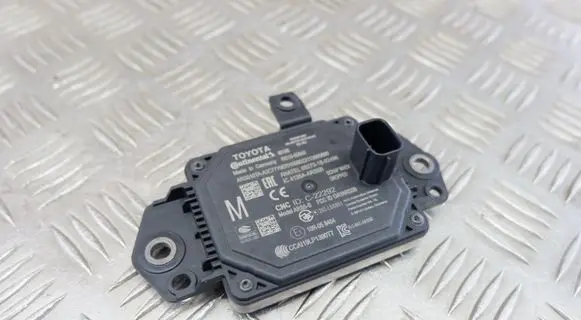 Toyota Yaris XP210 Distronic sensor radar 882100D040