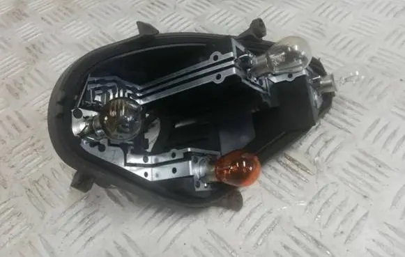 Citroen C4 II Tail light bulb cover holder