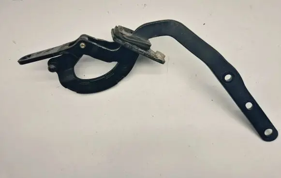 Volvo V70 Tailgate/trunk/boot hinge 8643157 6570