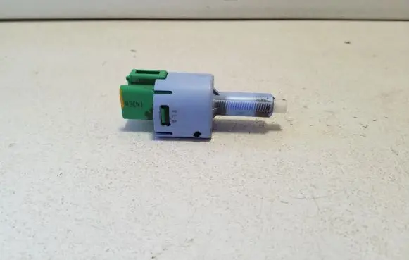 Mitsubishi Outlander Brake pedal sensor switch F80CS53