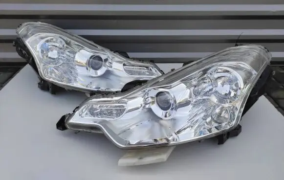 Citroen C-Crosser Headlights/headlamps set 