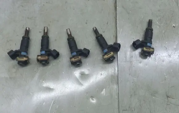 Volkswagen PASSAT B7 USA Fuel injector 07K906031C