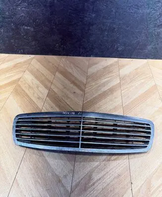 Mercedes-Benz E W211 Front grill A2118800583