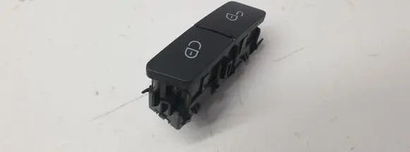 Mercedes-Benz E W212 Central locking switch button A2048706410