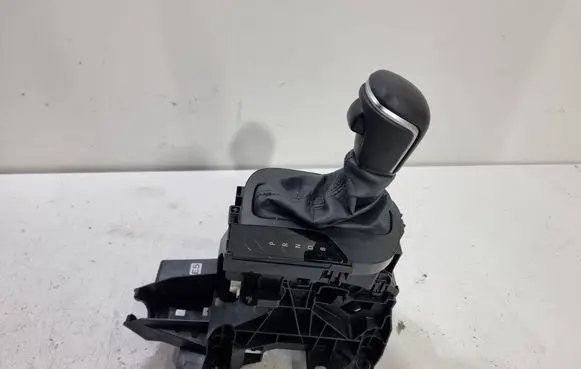 Toyota Yaris Cross Gear shifter/selector 75G588LHD