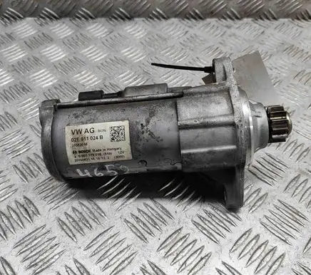 Volkswagen Golf VII Starter motor 0001179518 02E911024B