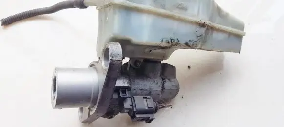 Volkswagen PASSAT B6 Master brake cylinder 3c2611301