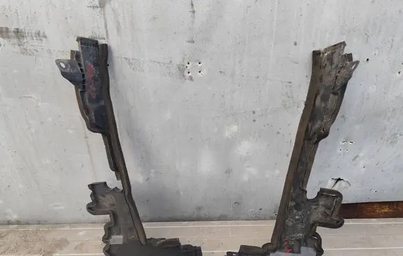 Nissan Qashqai J12 Radiator trim 215596UM0A 215586UM0A