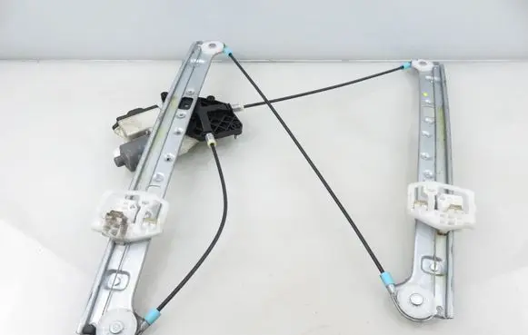 BMW X3 E83 Front door window regulator with motor 6925963