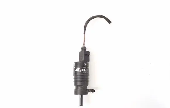 Mercedes-Benz E W212 Windscreen/windshield washer pump A2218690121
