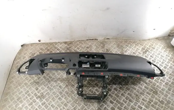 BMW 1 E81 E87 Dashboard 