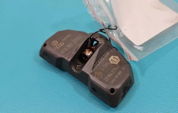 Audi Q7 4L Tire pressure sensor 4F0907275D IMPRK1500165