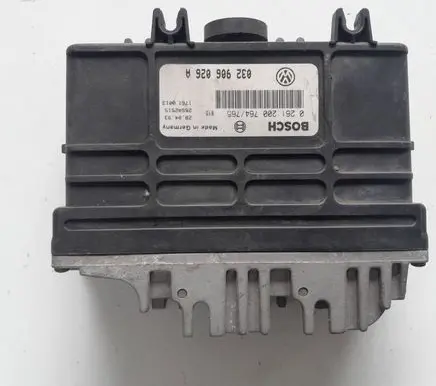 Volkswagen Golf III Engine control unit/module 0261200764 26SA2515 032906026A
