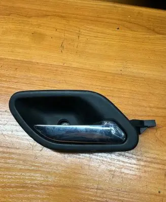 BMW 5 E39 Front door interior handle 8226050