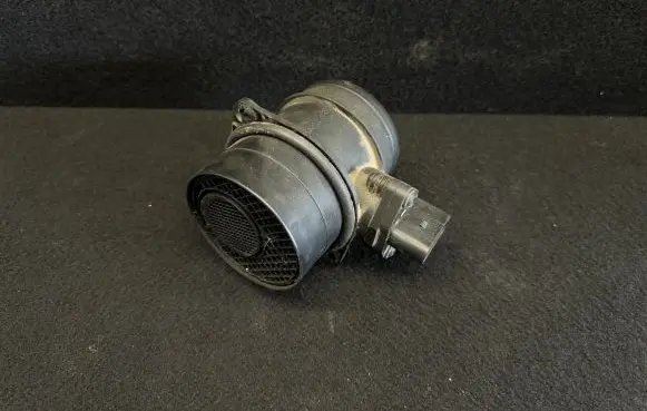 Volkswagen Touran I Mass air flow meter 0281002461