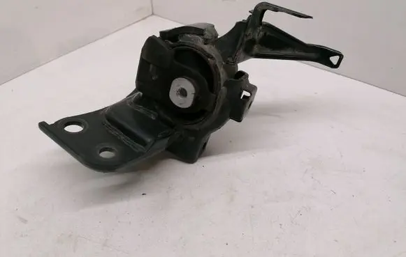 Toyota Auris E180 Engine mount bracket