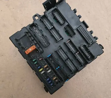Opel Vectra C Fuse box set 13125488 519032106 00121171