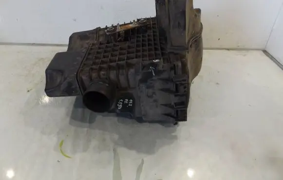 Air filter box