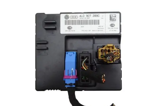 Audi Q7 4L Speedometer control unit/module 4L0907289C 4L0910289F