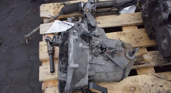 Peugeot 206 Manual 5 speed gearbox 20CN39