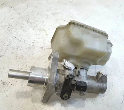 Volkswagen Golf Plus Master brake cylinder 1K1611301D