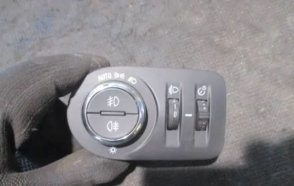Opel Astra K Light switch 13493472 6075523472