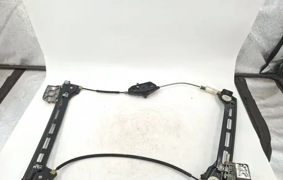Volkswagen PASSAT CC Rear window lifting mechanism without motor 3C8839462K