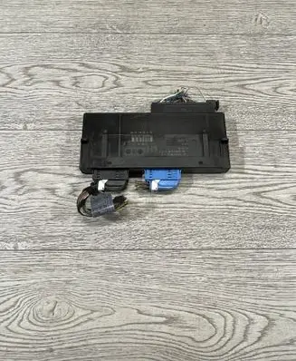 BMW 1 E82 E88 Comfort/convenience module 9177984 9177985