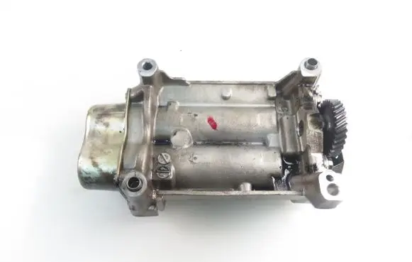 KIA Sportage Oil pump balance shaft 