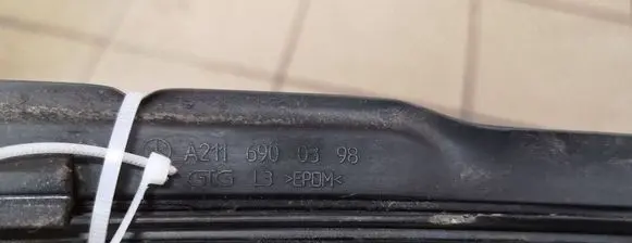Mercedes-Benz E W211 Windshield trim A2116900398