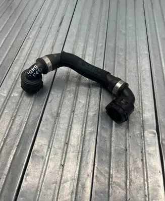 BMW 5 G30 G31 G38 Engine coolant pipe/hose 8602613