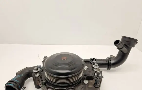 Mercedes-Benz E W212 Water pump A6512006401 A6512006301