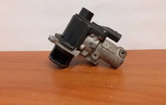 Volkswagen Golf V EGR valve 03G131502 ZSB03G131501
