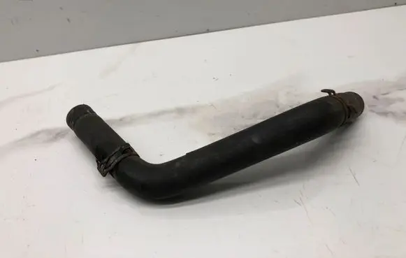 Volkswagen PASSAT B6 Engine coolant pipe/hose