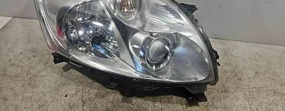 Toyota Auris 150 Headlight/headlamp 8111002470 89901357 89901943