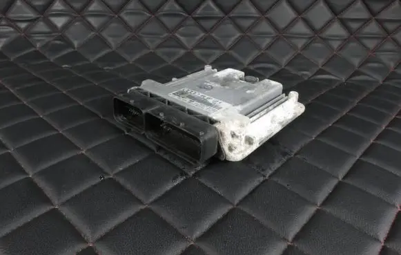 Audi A3 S3 8P Engine control unit/module 8P0907115A 1039S09853 0261S02075