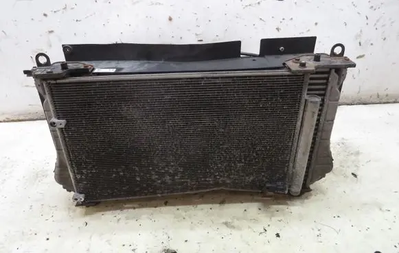 Toyota Avensis T270 Radiator set 16040-0X041
