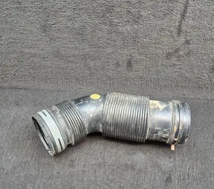 Audi Q7 4L Air intake duct part 7L8128684