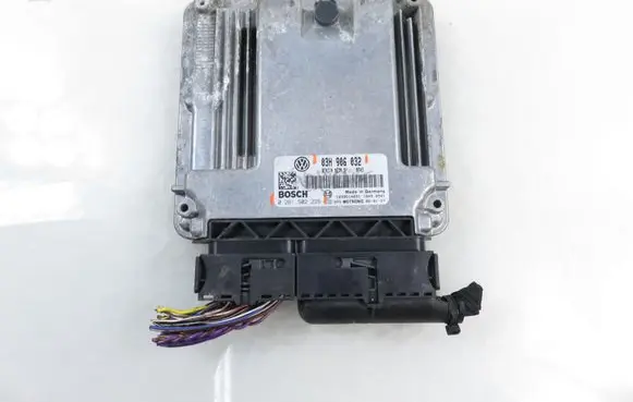 Volkswagen PASSAT B6 Engine control unit/module 0261S02226 03H906032
