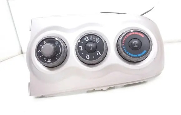 Toyota Yaris Climate control unit 554060D190 55901 758734